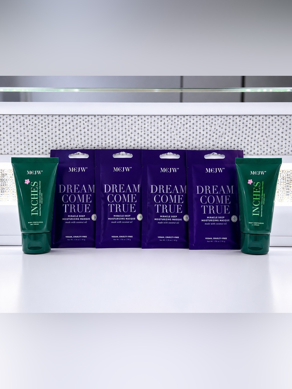 Dream Come True Moisturizing Masks with Inches Green Cream Tubes